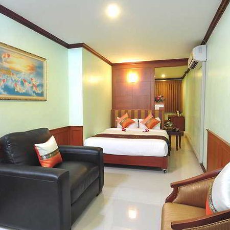 Sky Suites Bangkok Eksteriør billede
