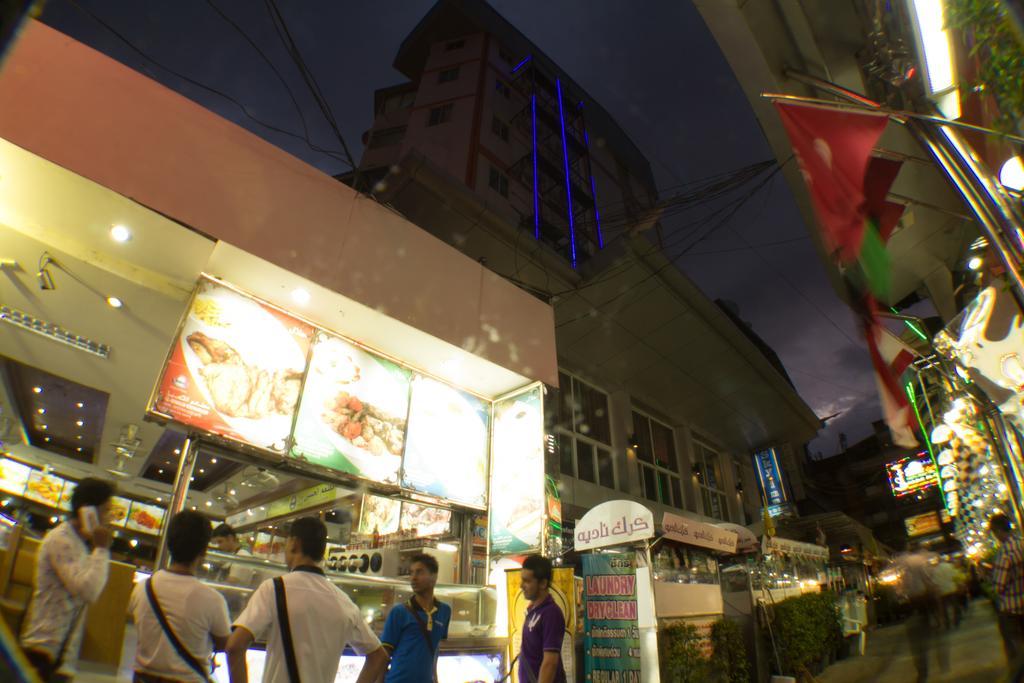 Sky Suites Bangkok Eksteriør billede