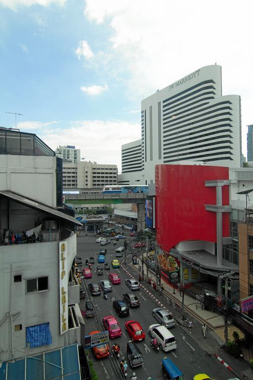 Sky Suites Bangkok Eksteriør billede