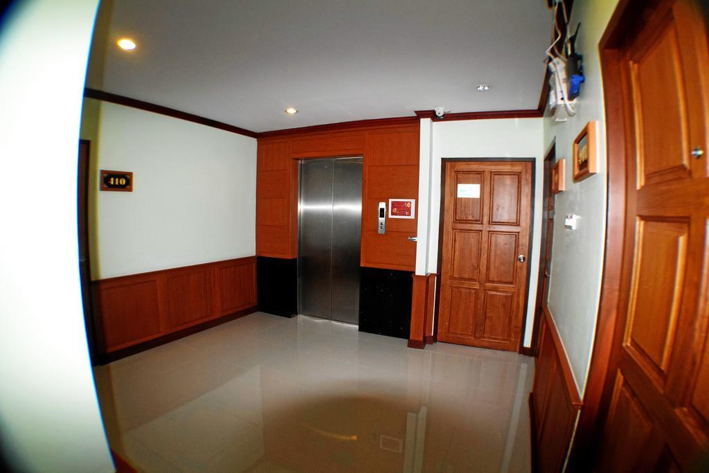 Sky Suites Bangkok Eksteriør billede
