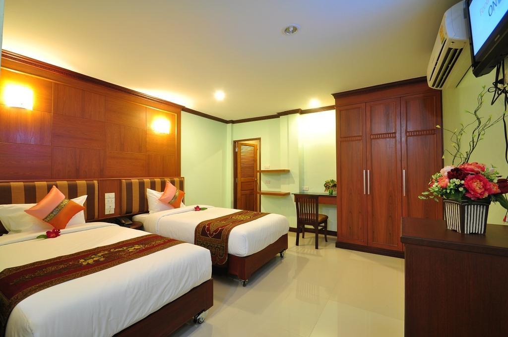 Sky Suites Bangkok Eksteriør billede