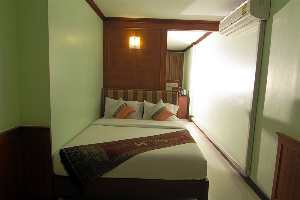 Sky Suites Bangkok Eksteriør billede